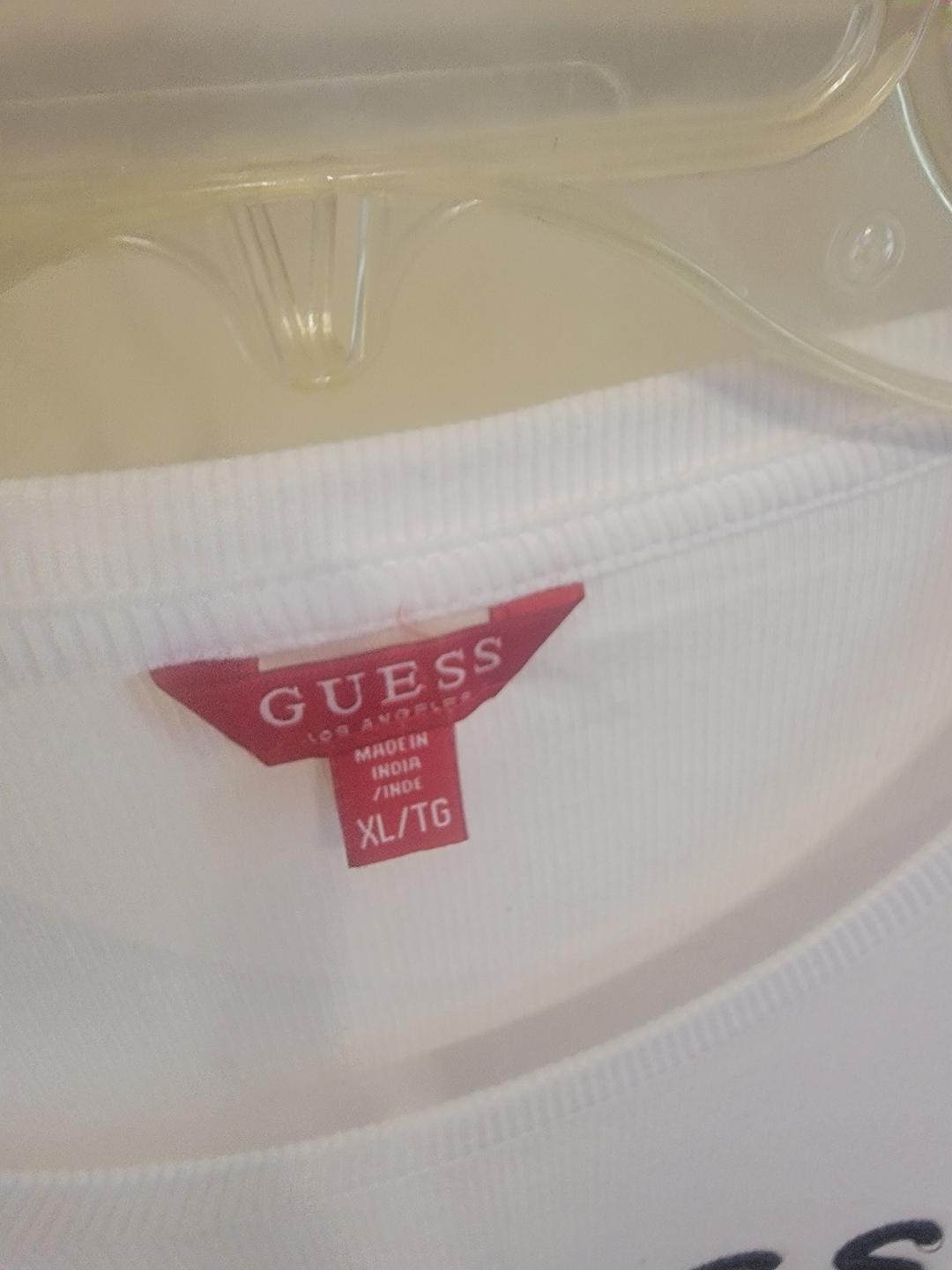 GUESS Long‑Sleeve Logo T‑Shirt – L/TG (White)