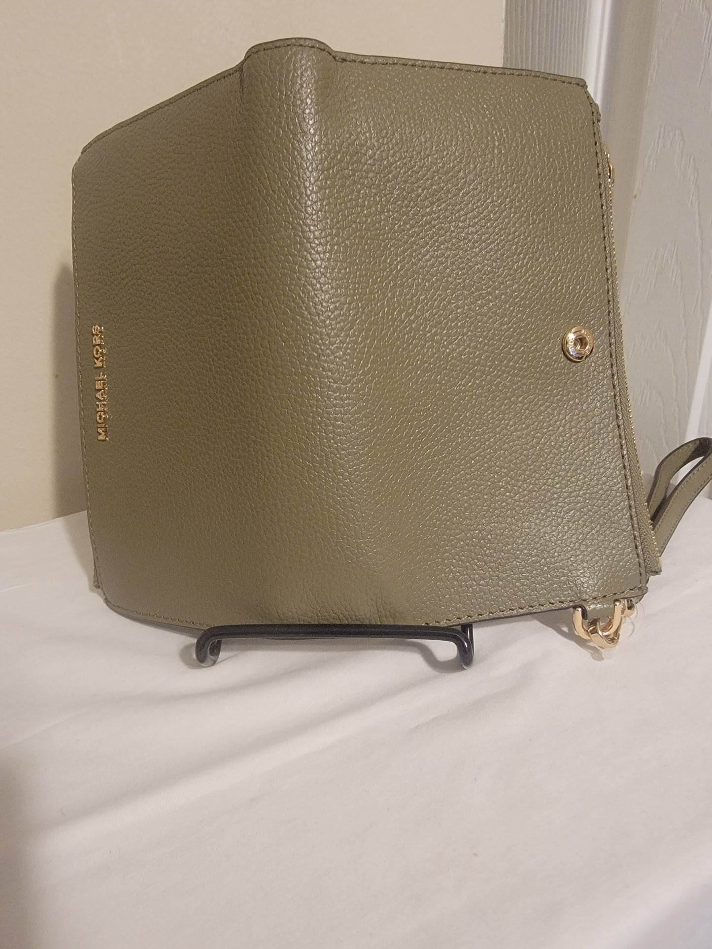 Michael Kors Jet Set Large Wristlet – Pebbled Leather | Curated Pre‑Owned by REnewd