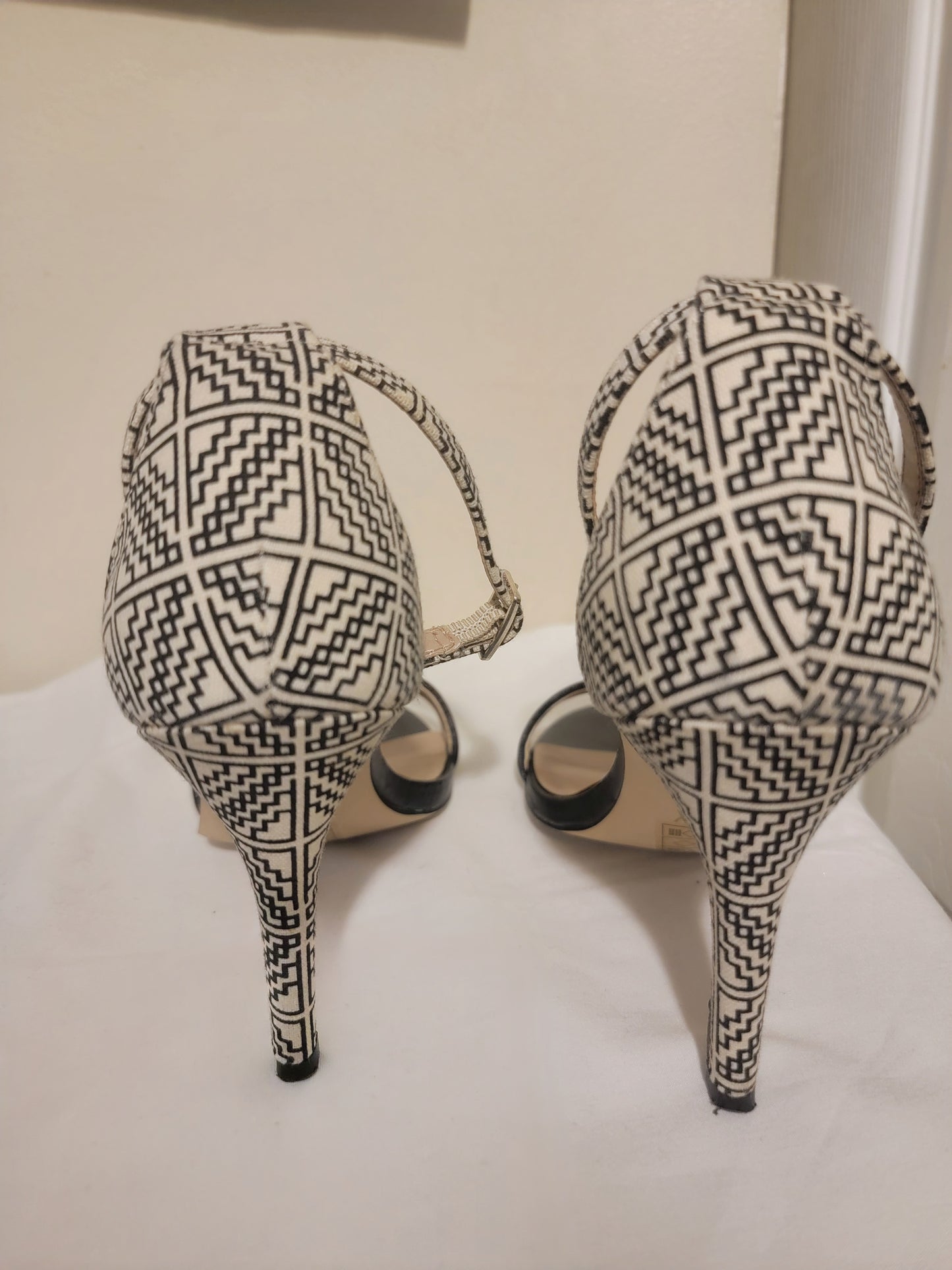 Mix No. 6 Lina Ankle-Strap Heeled Sandals – Size 8.5 | Pre-Owned by REnewd
