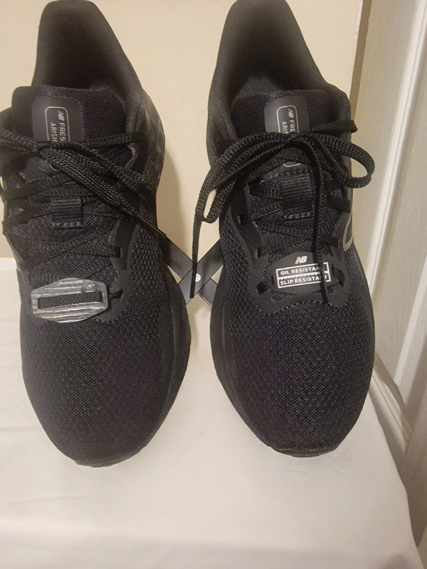 New Balance Fresh Foam Arishi v4 – Black Metallic, Size 8.5 | Pre‑Owned by REnewd