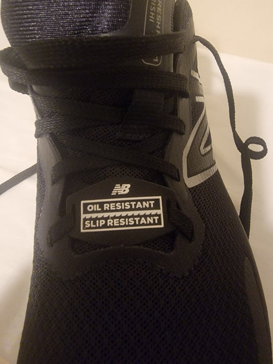 New Balance Fresh Foam Arishi v4 – Black Metallic, Size 8.5 | Pre‑Owned by REnewd
