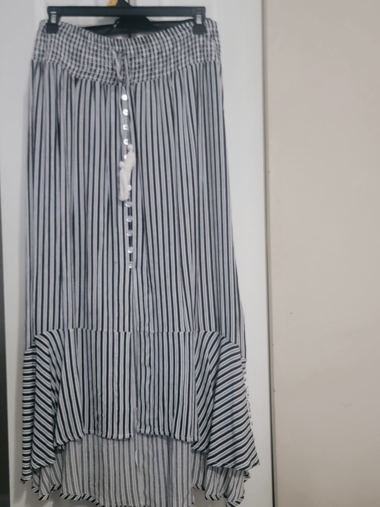 Pink Laundry Striped Jersey Maxi Skirt – Black & White, Size L | Pre‑Owned by REnewd