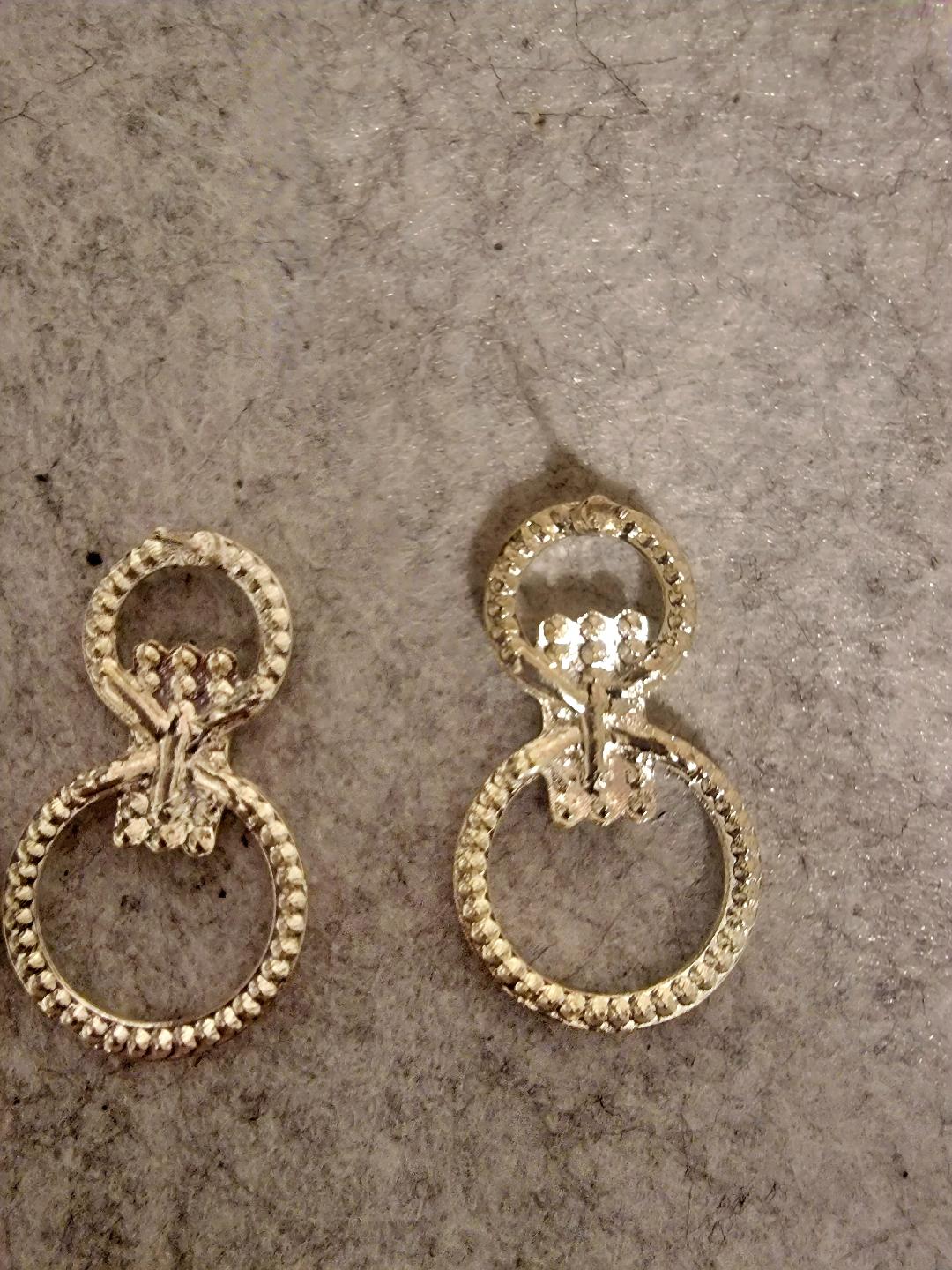 Top & Top Pastel™ Rhinestone Hoop Earrings – Gold-Tone | Pre-Owned by REnewd