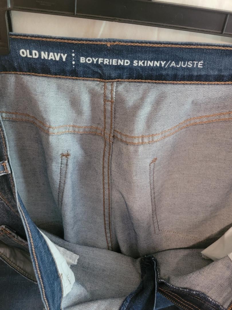 Old Navy Boyfriend Skinny Distressed Jeans – Dark Wash, Size 12 | Pre-Owned by REnewd