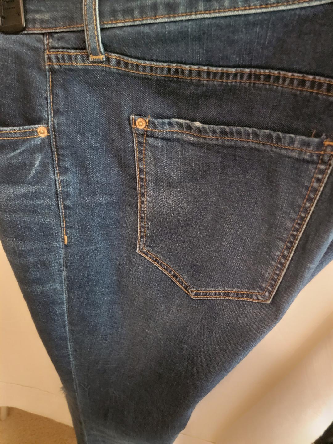 Old Navy Boyfriend Skinny Distressed Jeans – Dark Wash, Size 12 | Pre-Owned by REnewd